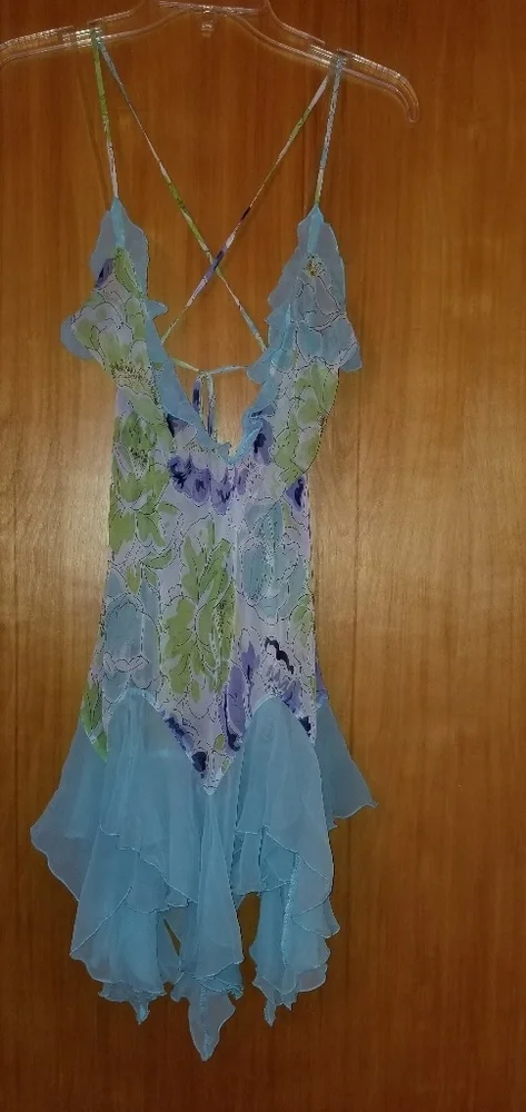 Victoria's Secrets vintage sheer nighhtie - Picture 2 of 5